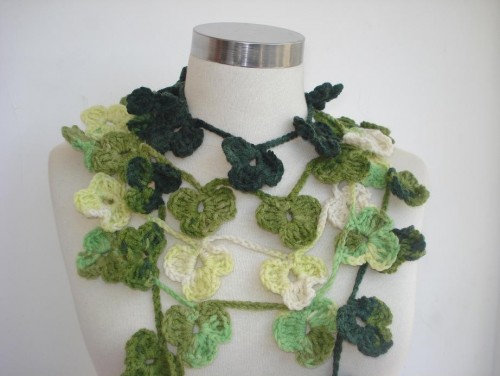 Star Pom Pom - Colorful Green Flower Lariat Scarflette